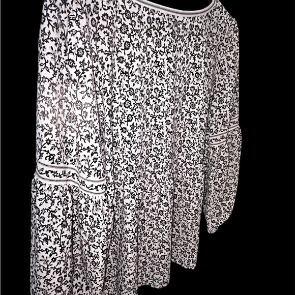 Woman’s Max Studio Large Boho top - Picture 3 of 4